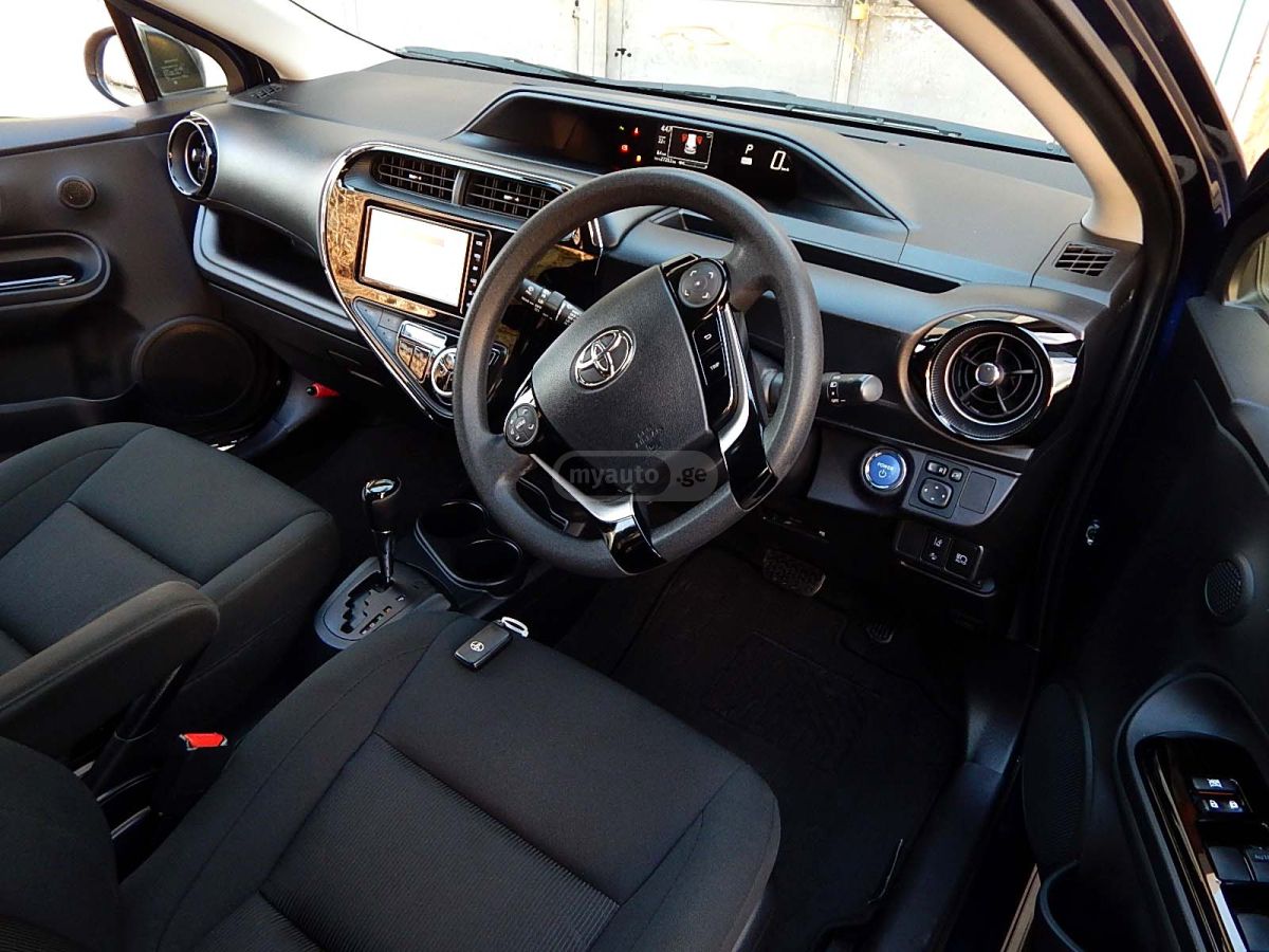 Toyota Aqua - фото 10