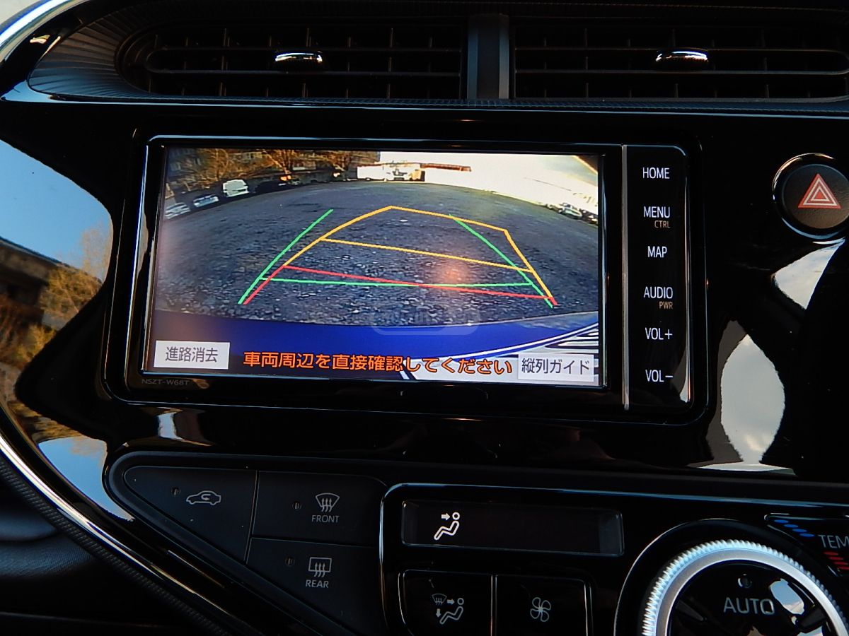 Toyota Aqua - фото 13