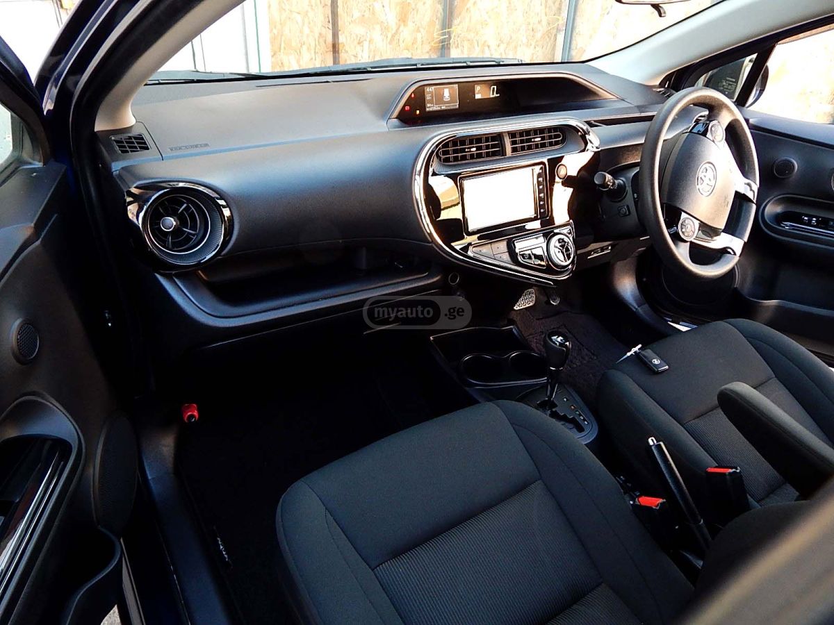 Toyota Aqua - фото 15