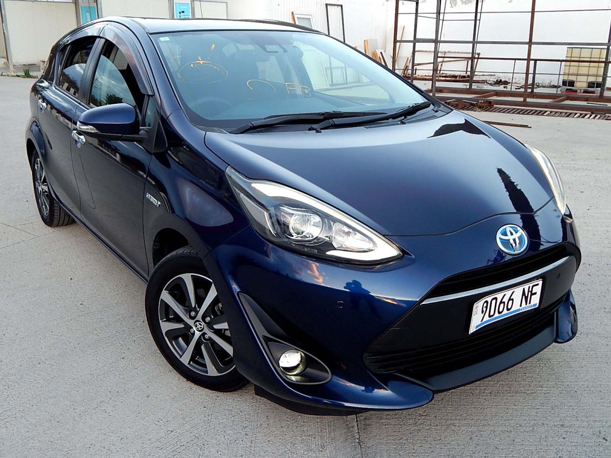 Toyota Aqua - фото 6