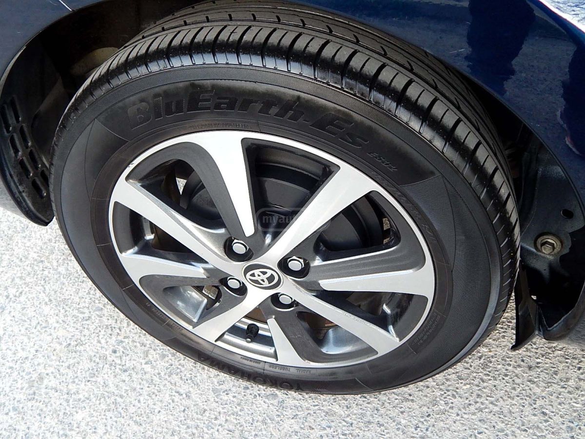 Toyota Aqua - фото 8