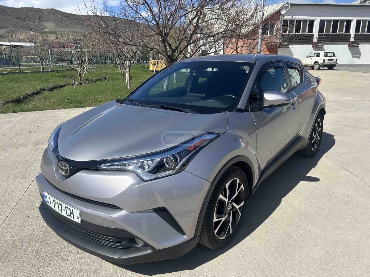Toyota CHR - фото 1