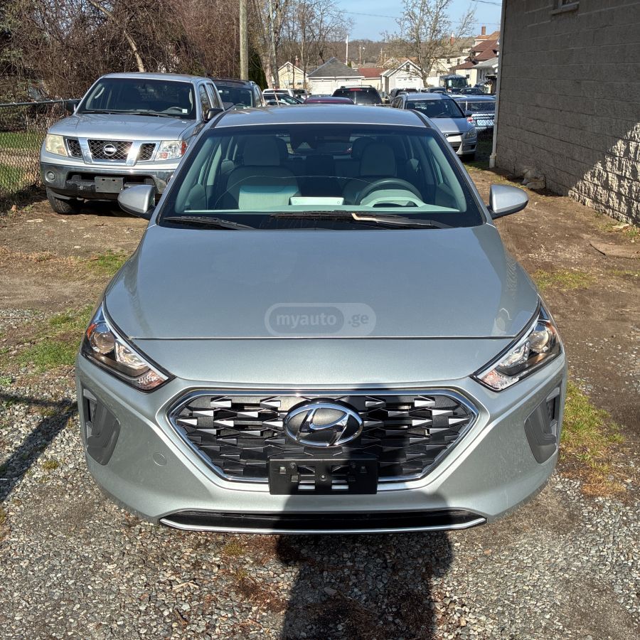 Hyundai Ioniq - фото 1