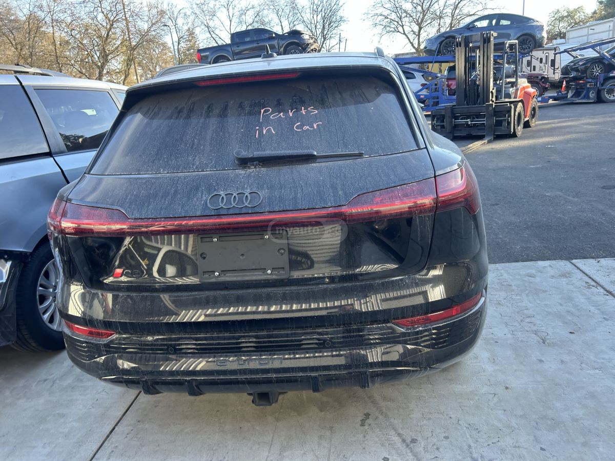 Audi Q8 2024 — миниатюра 3