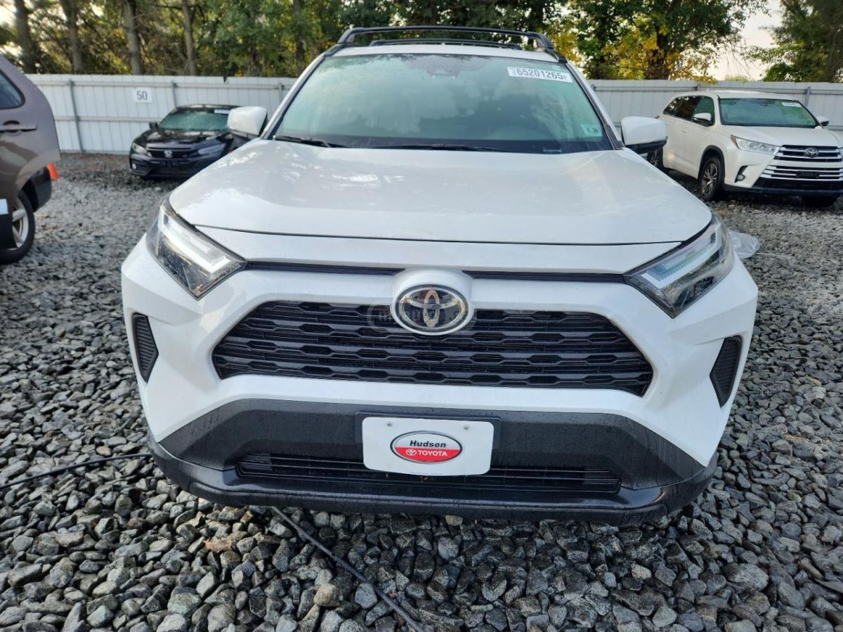 Toyota Xle — миниатюра 5