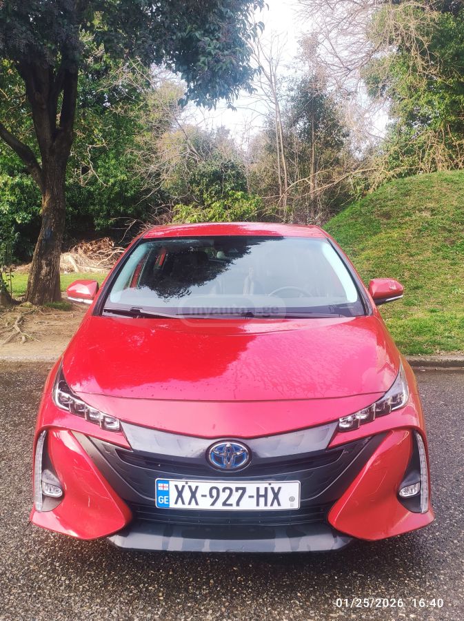 Toyota Prius - фото 1