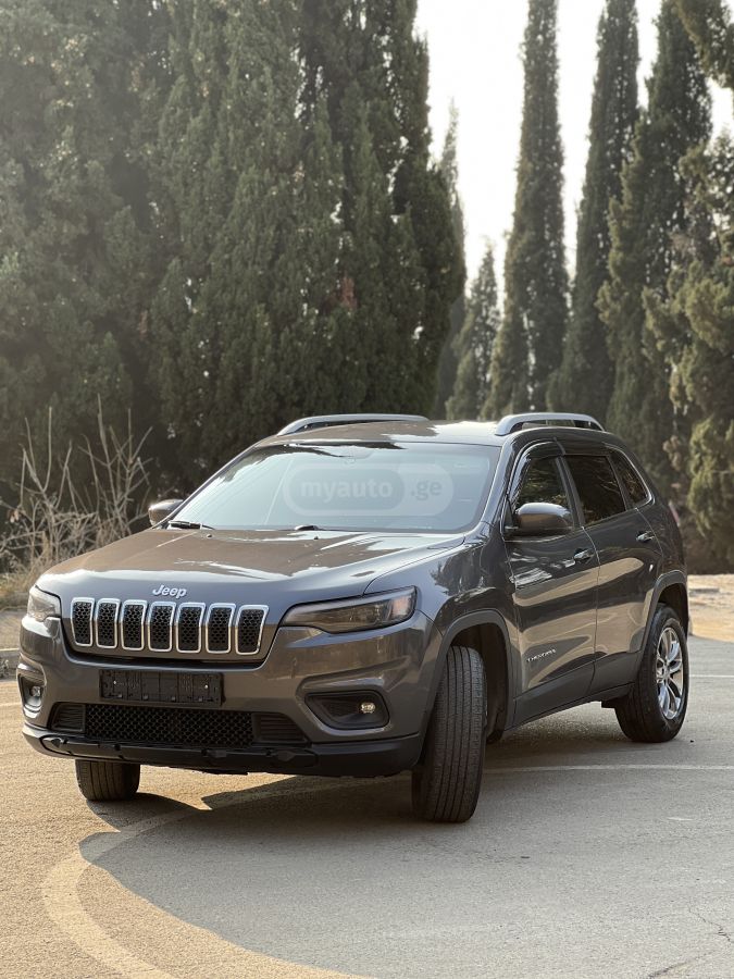 Jeep Cherokee - фото 1