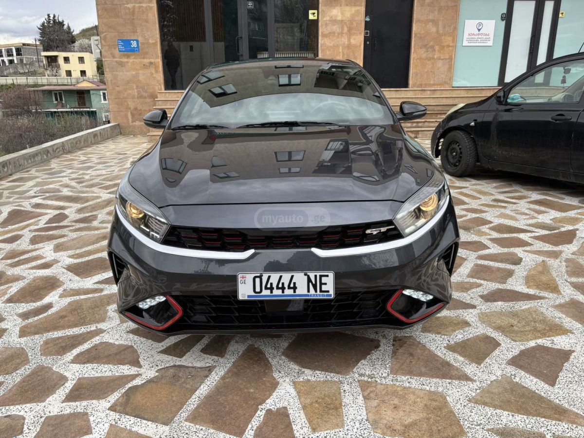 Kia Forte - фото 1