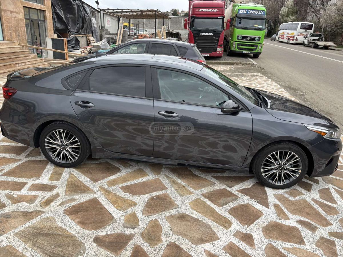 Kia gt — миниатюра 3