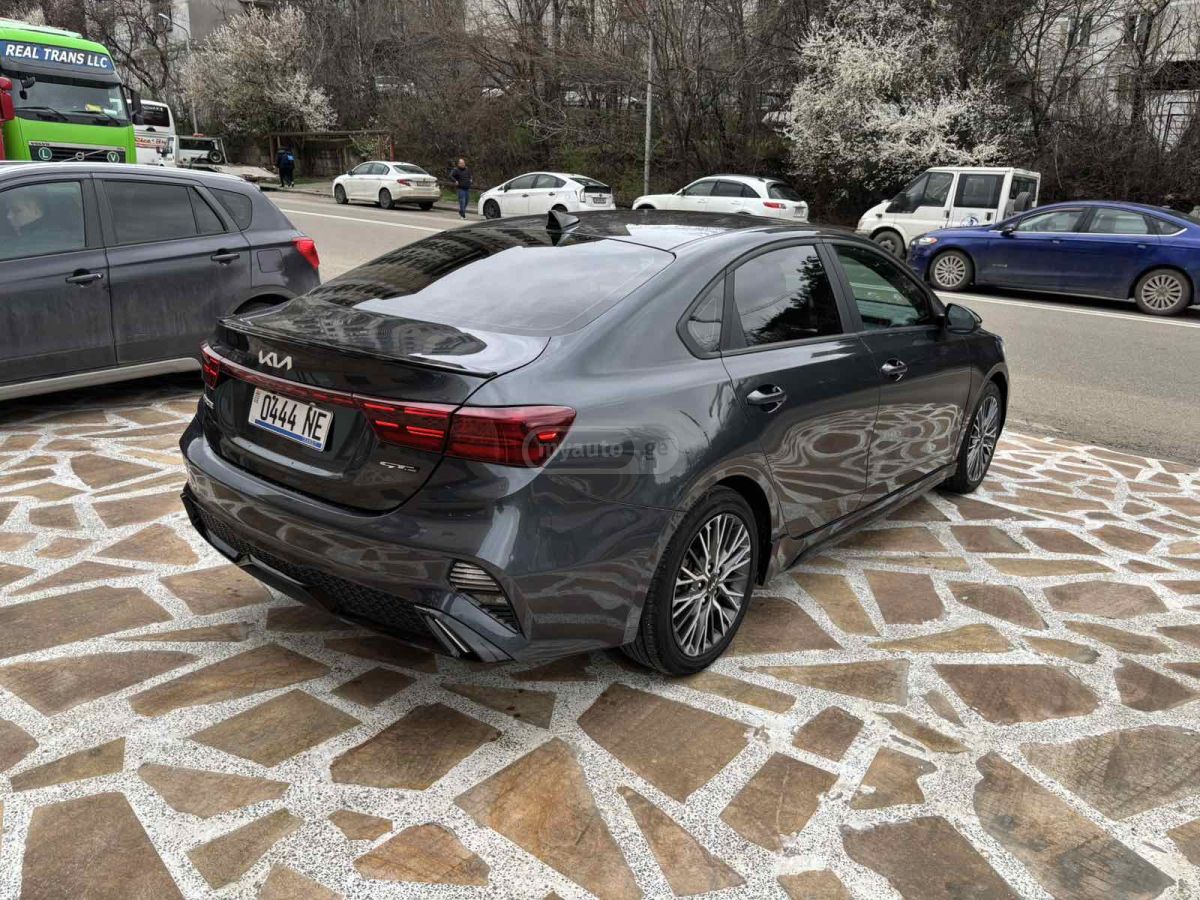 Kia gt — миниатюра 4