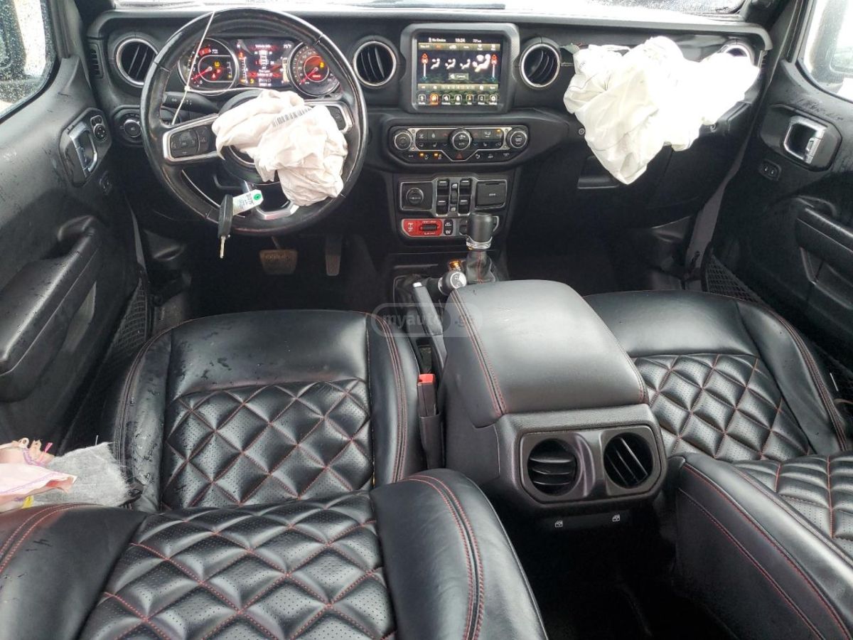 Jeep Wrangler - фото 8