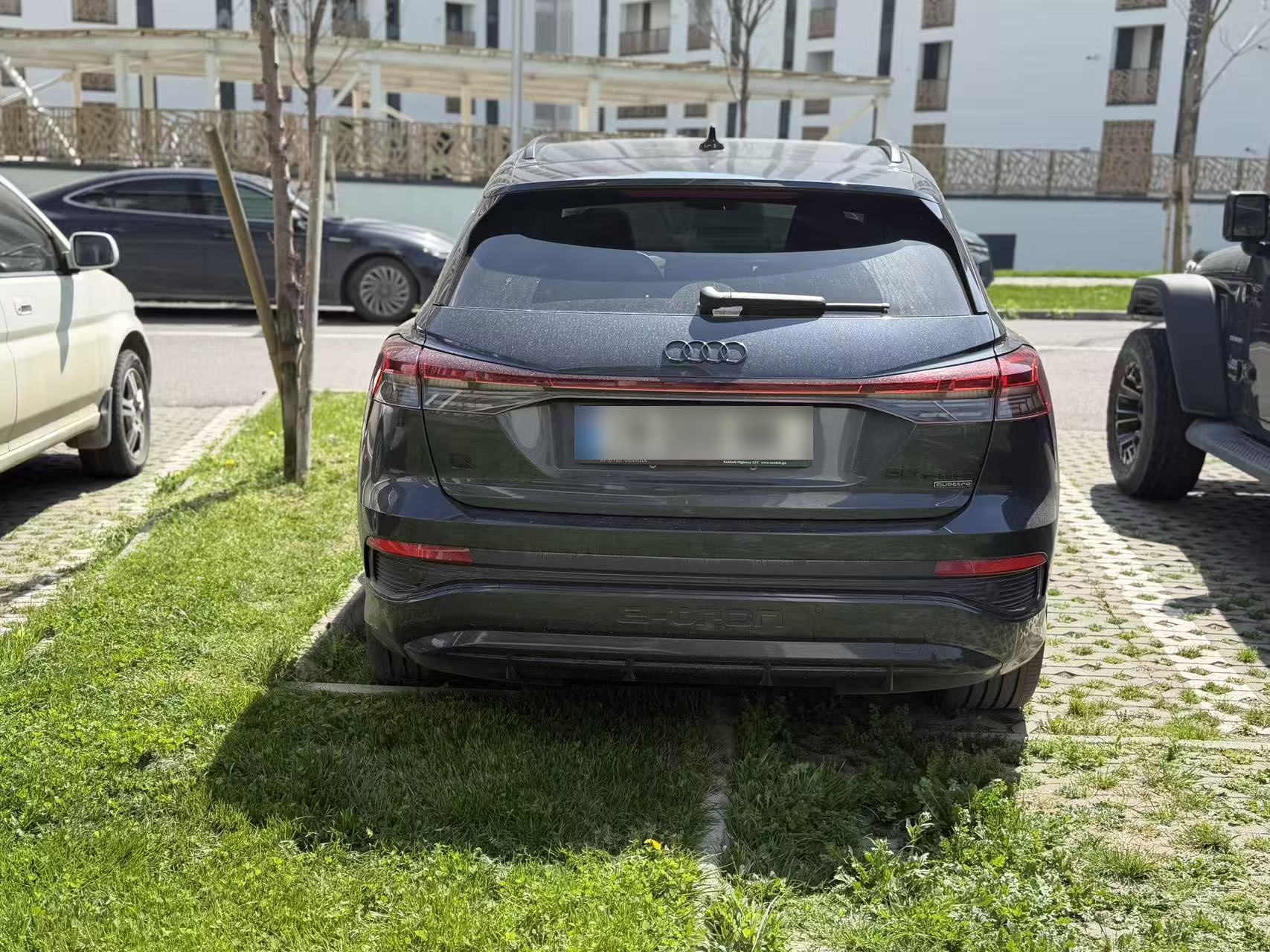 Audi Q4 E-Tron - фото 3