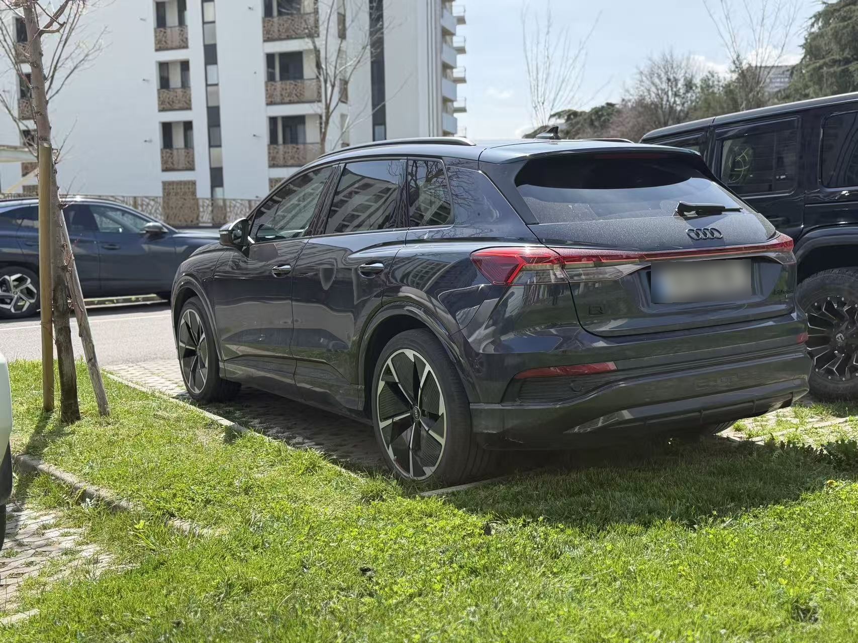 Audi Q4 E-Tron - фото 4