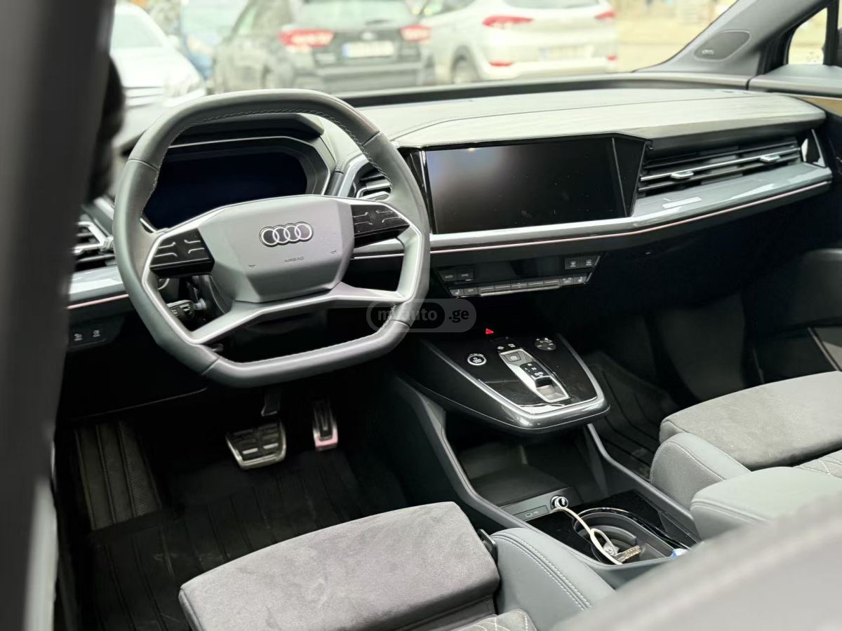 Audi Q4 E-Tron - фото 5