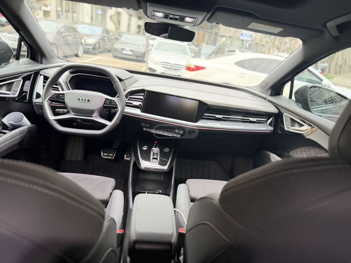 Audi Q4 E-Tron - фото 6