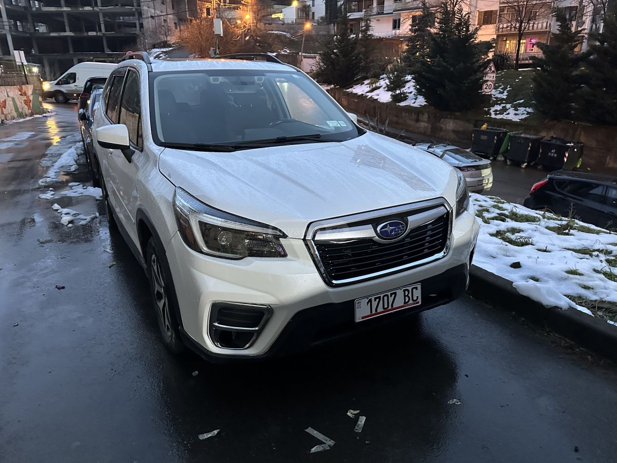 Subaru Premium 4dr All-Wheel Drive CV — миниатюра 1