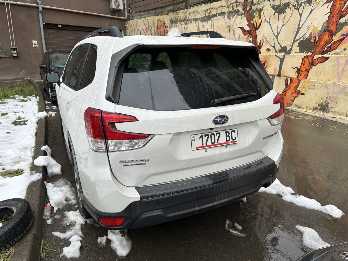 Subaru Premium 4dr All-Wheel Drive CV — миниатюра 4