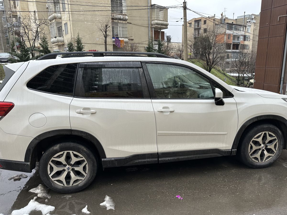Subaru Premium 4dr All-Wheel Drive CV — миниатюра 5