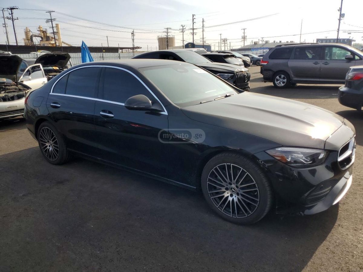 Mercedes-Benz C 300 2025 — миниатюра 1