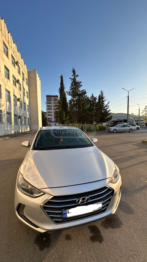 Hyundai Elantra - фото 10