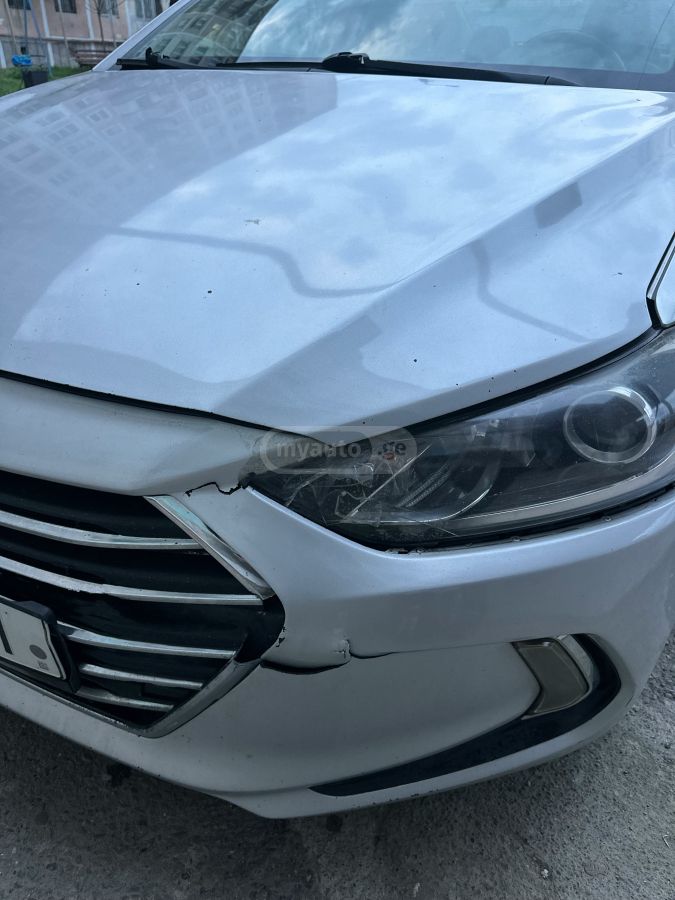 Hyundai Elantra - фото 4