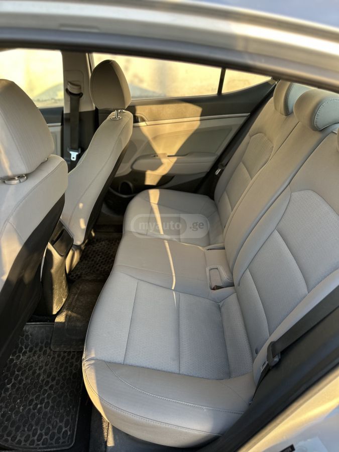 Hyundai Elantra - фото 6