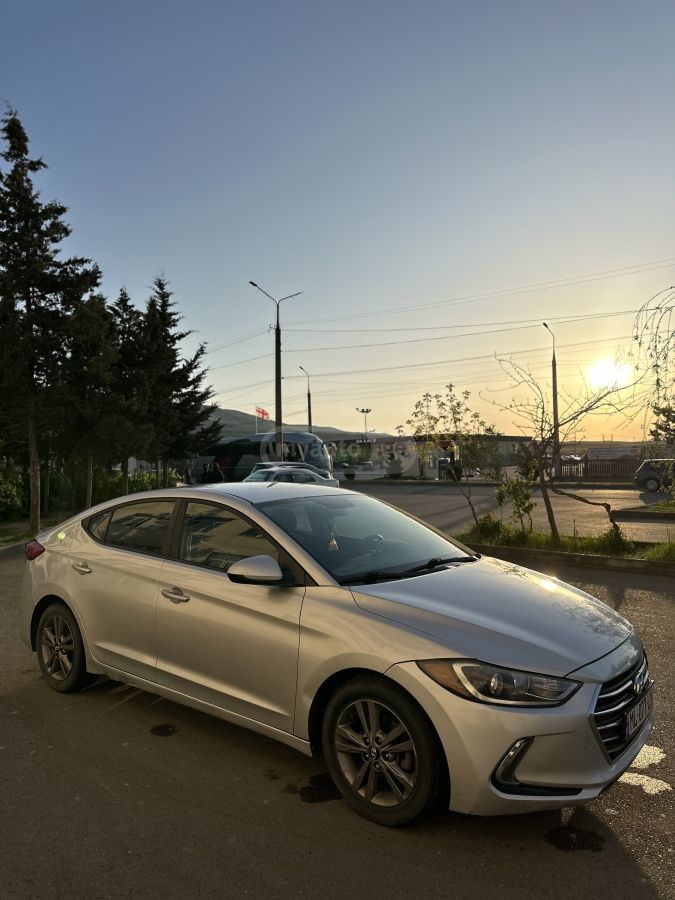 Hyundai Elantra - фото 9
