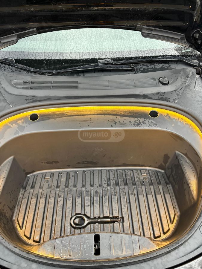 Tesla Model 3 - фото 13