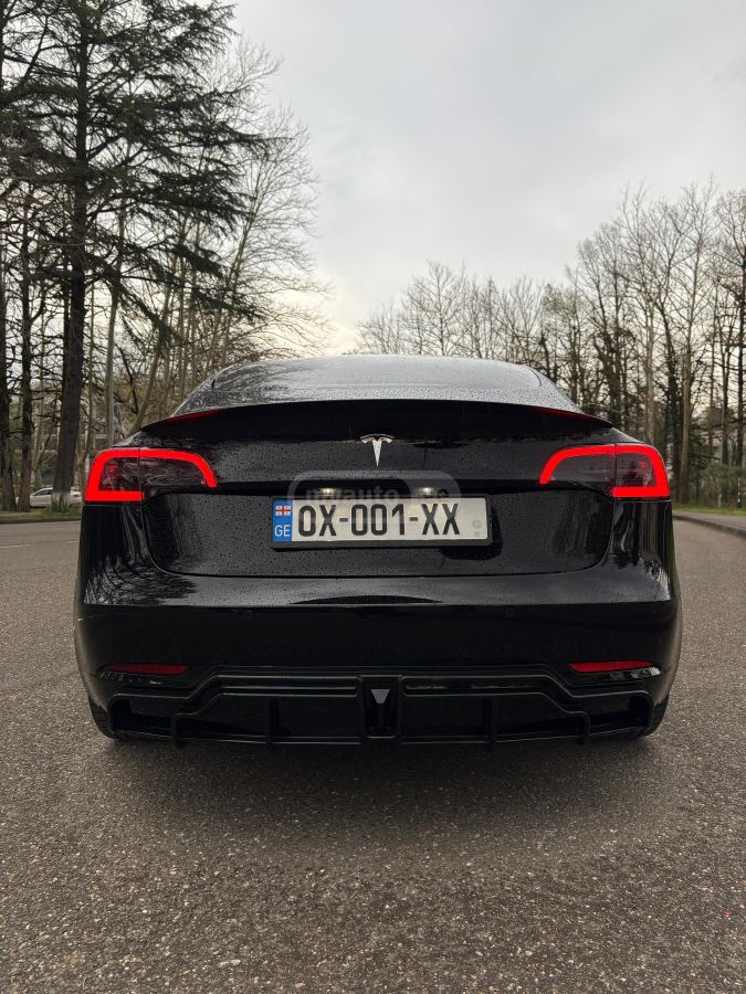 Tesla Model 3 - фото 3