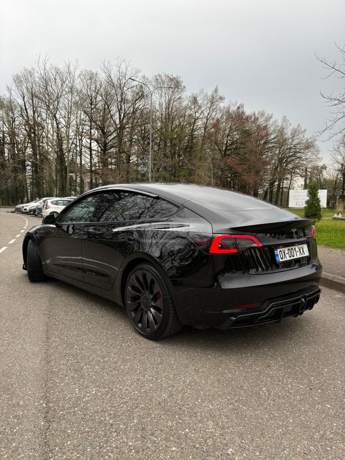 Tesla Model 3 - фото 6