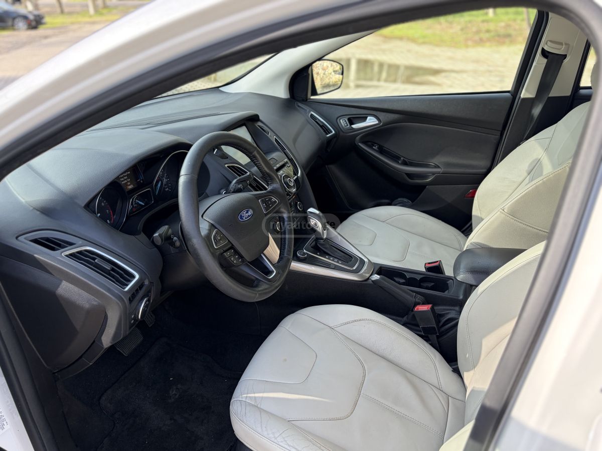 Ford Focus - фото 10