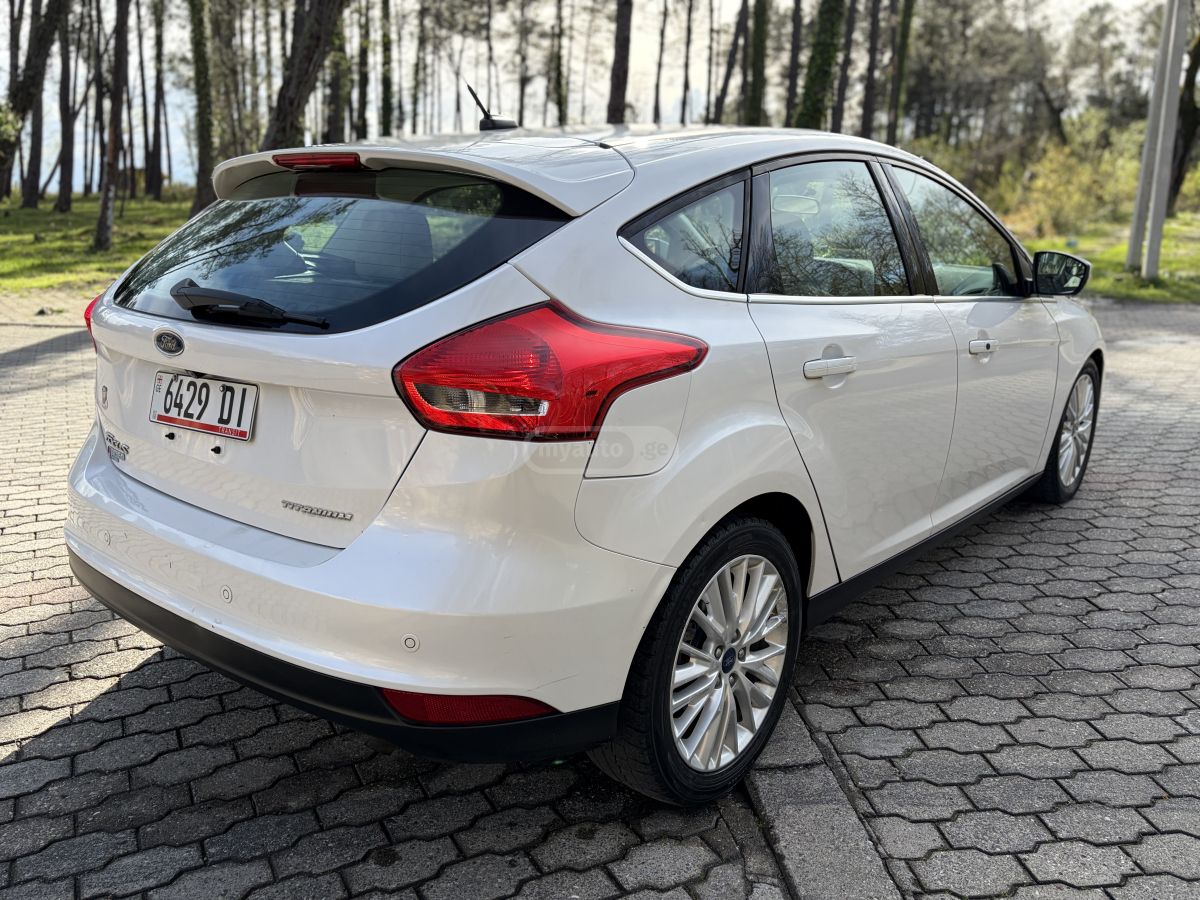 Ford Focus - фото 6
