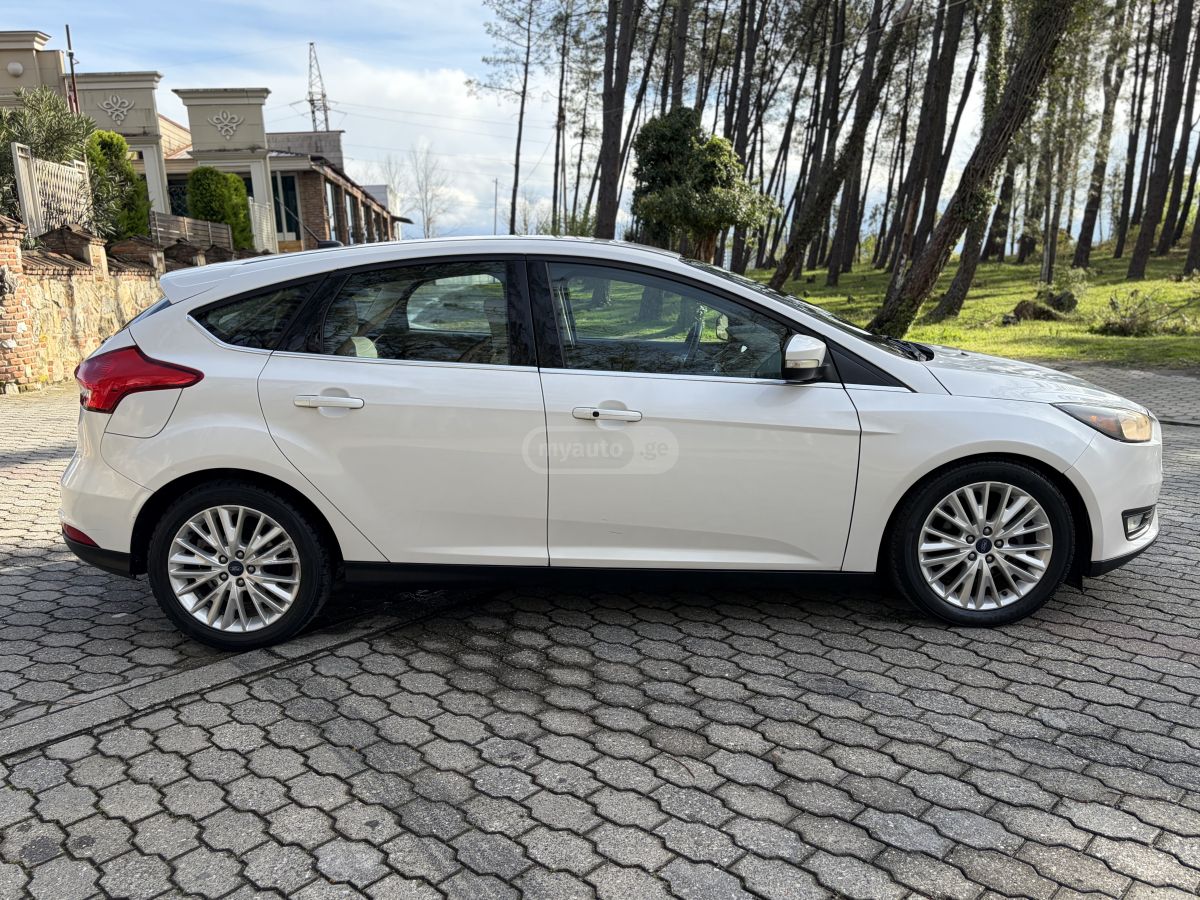 Ford Focus - фото 8