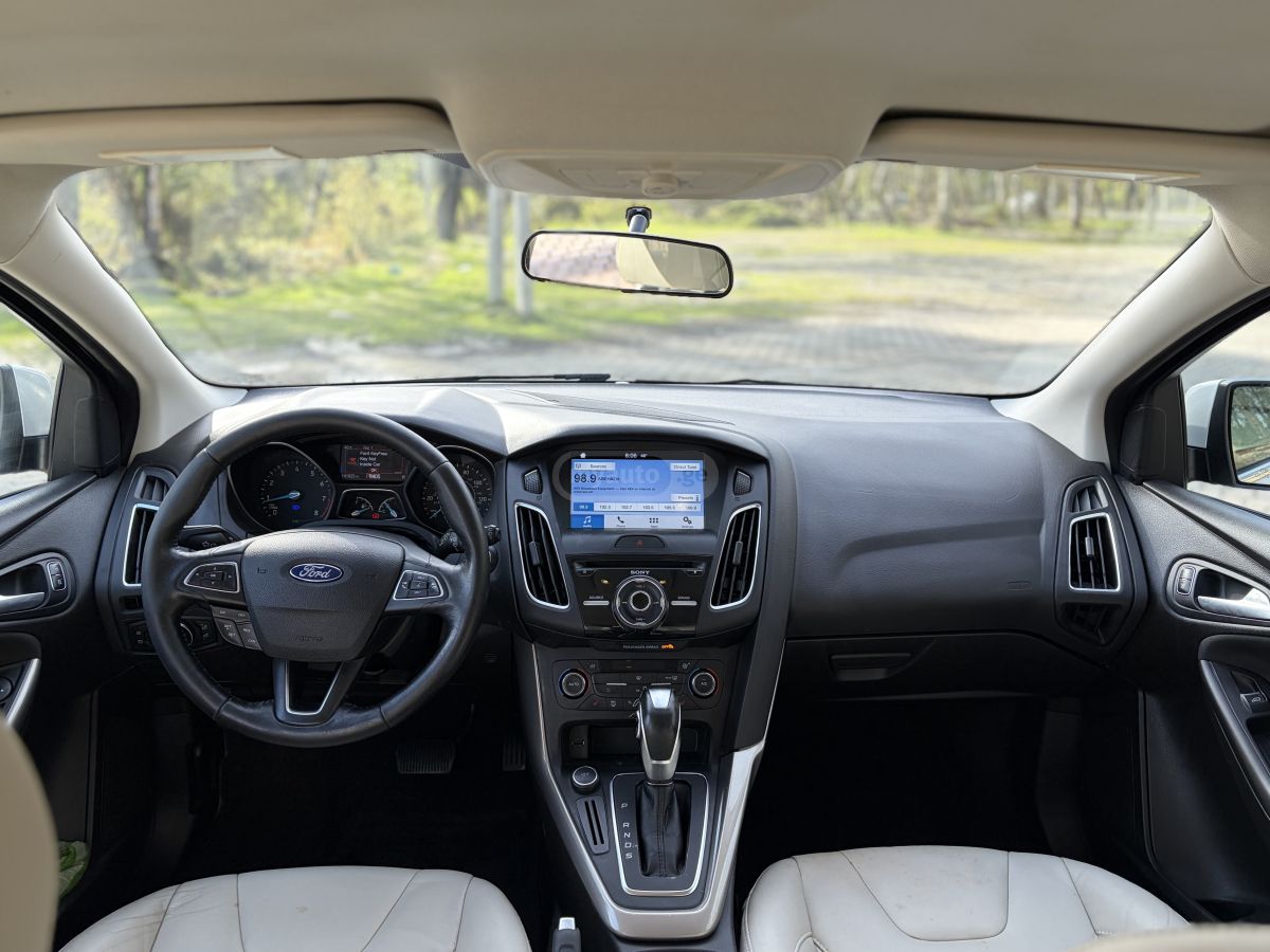 Ford Focus - фото 9