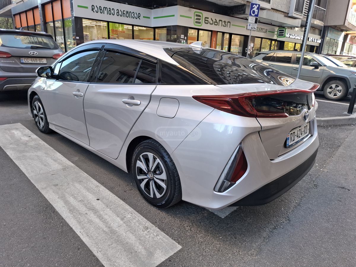Toyota Prius - фото 10