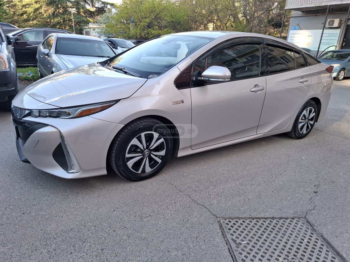Toyota Prius - фото 3