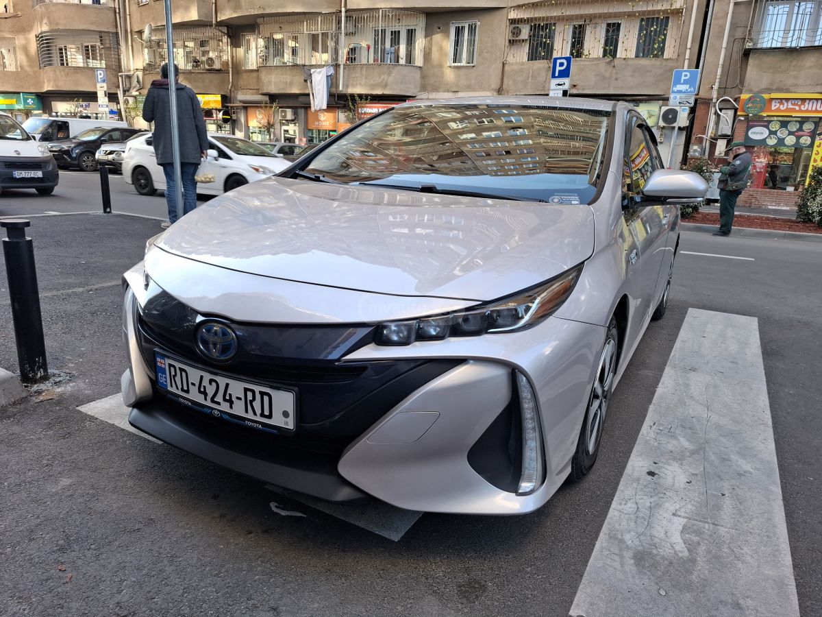 Toyota Prius - фото 4
