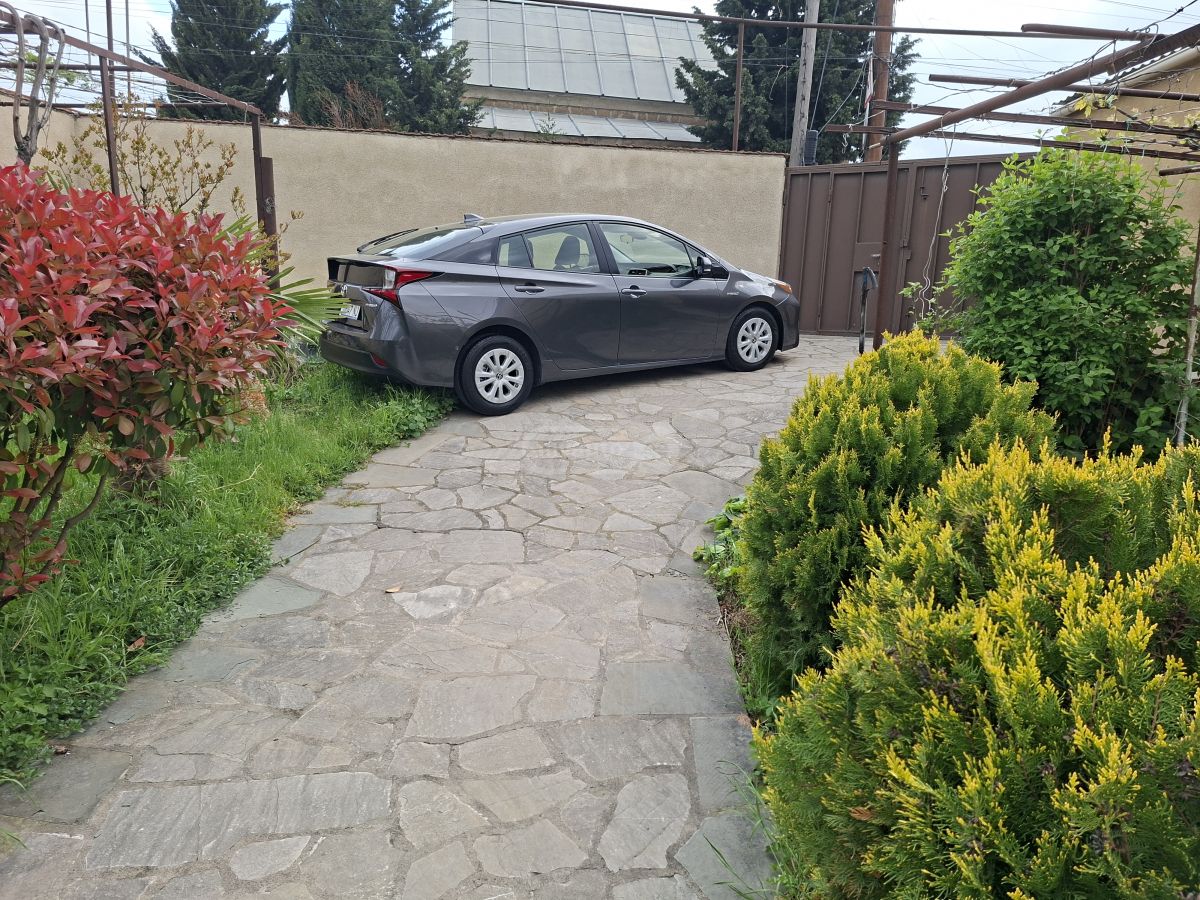 Toyota Prius - фото 2