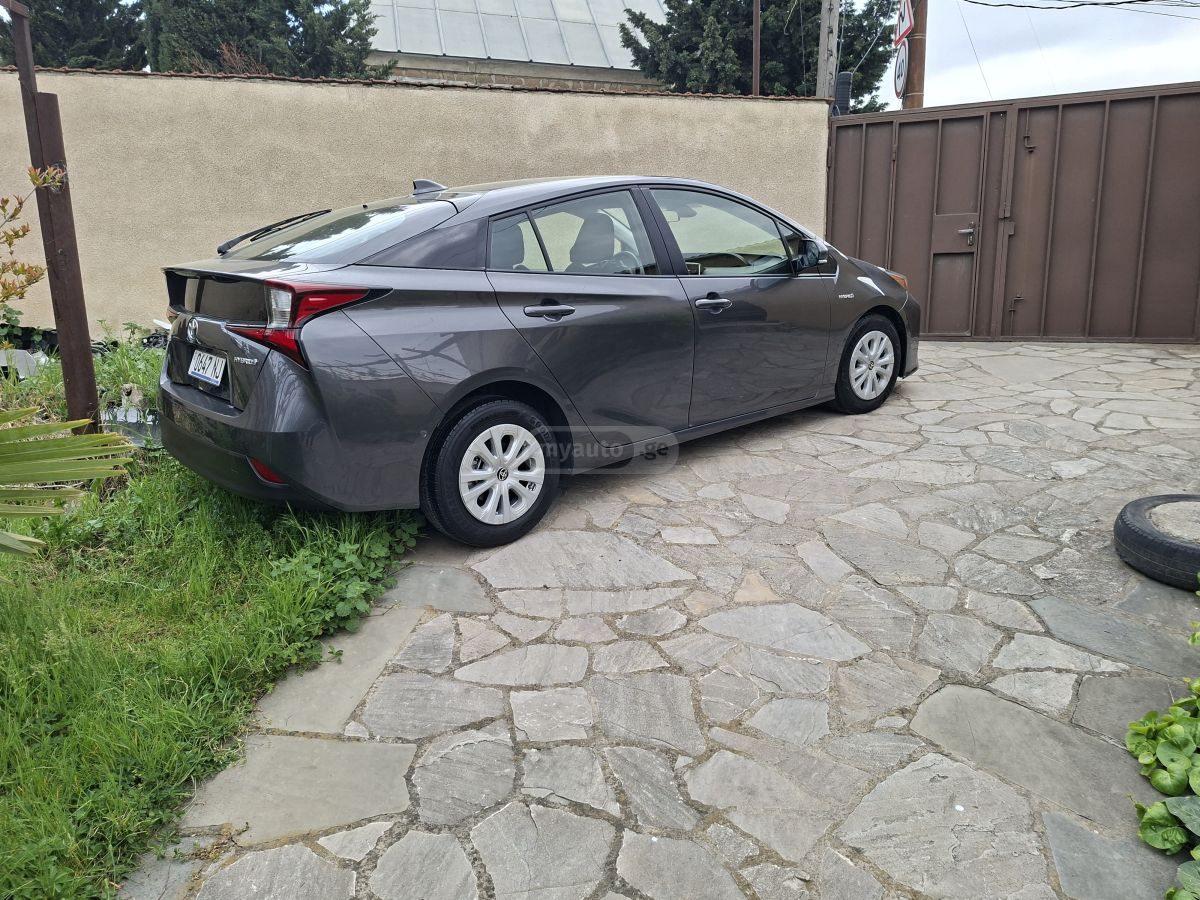 Toyota Prius - фото 3