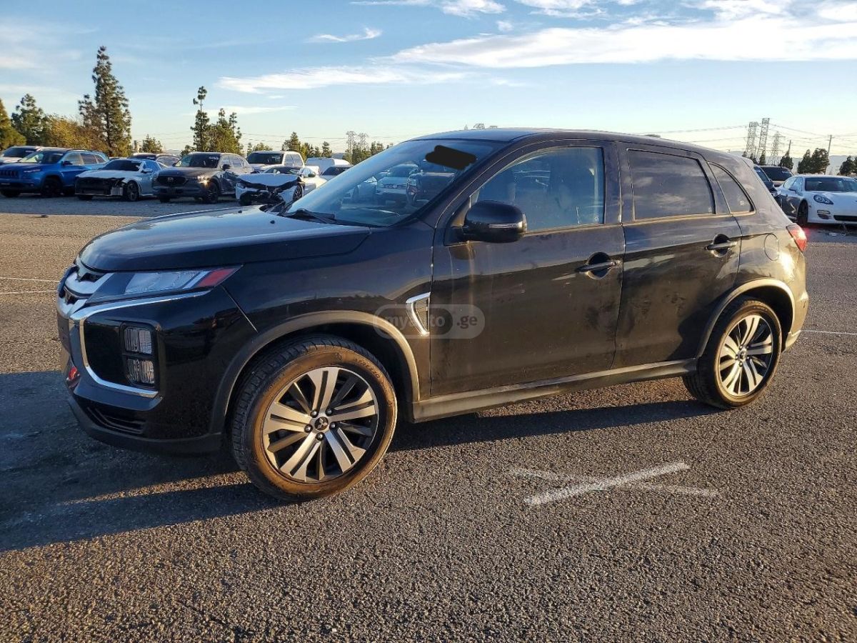 Mitsubishi Outlander Sport - фото 1