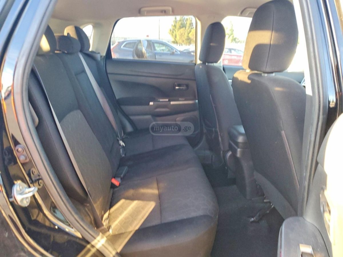Mitsubishi Outlander Sport - фото 10