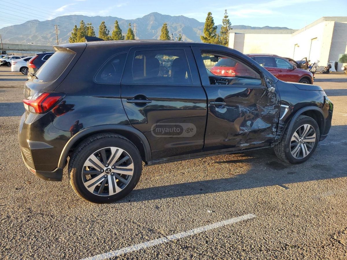 Mitsubishi Outlander Sport - фото 3