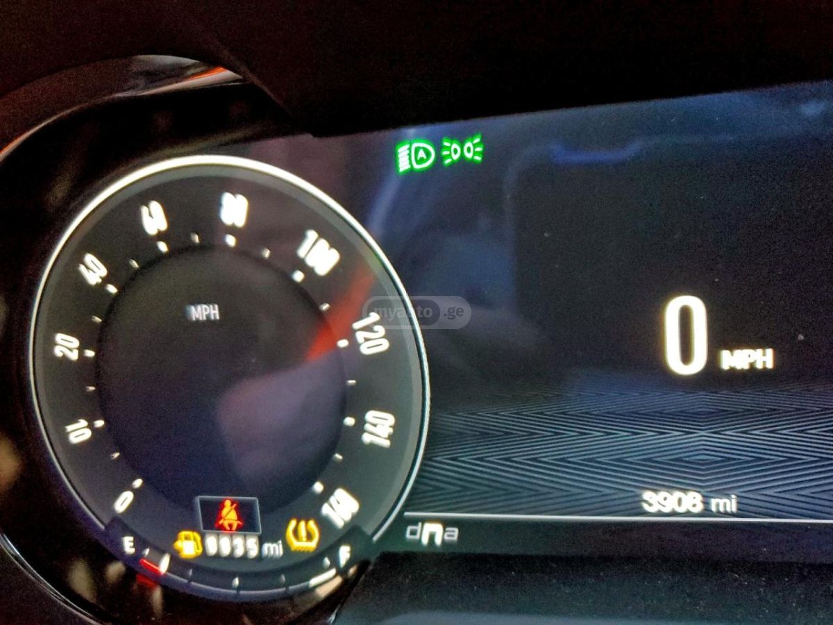 Alfa Romeo Giulia 2024 — миниатюра 9