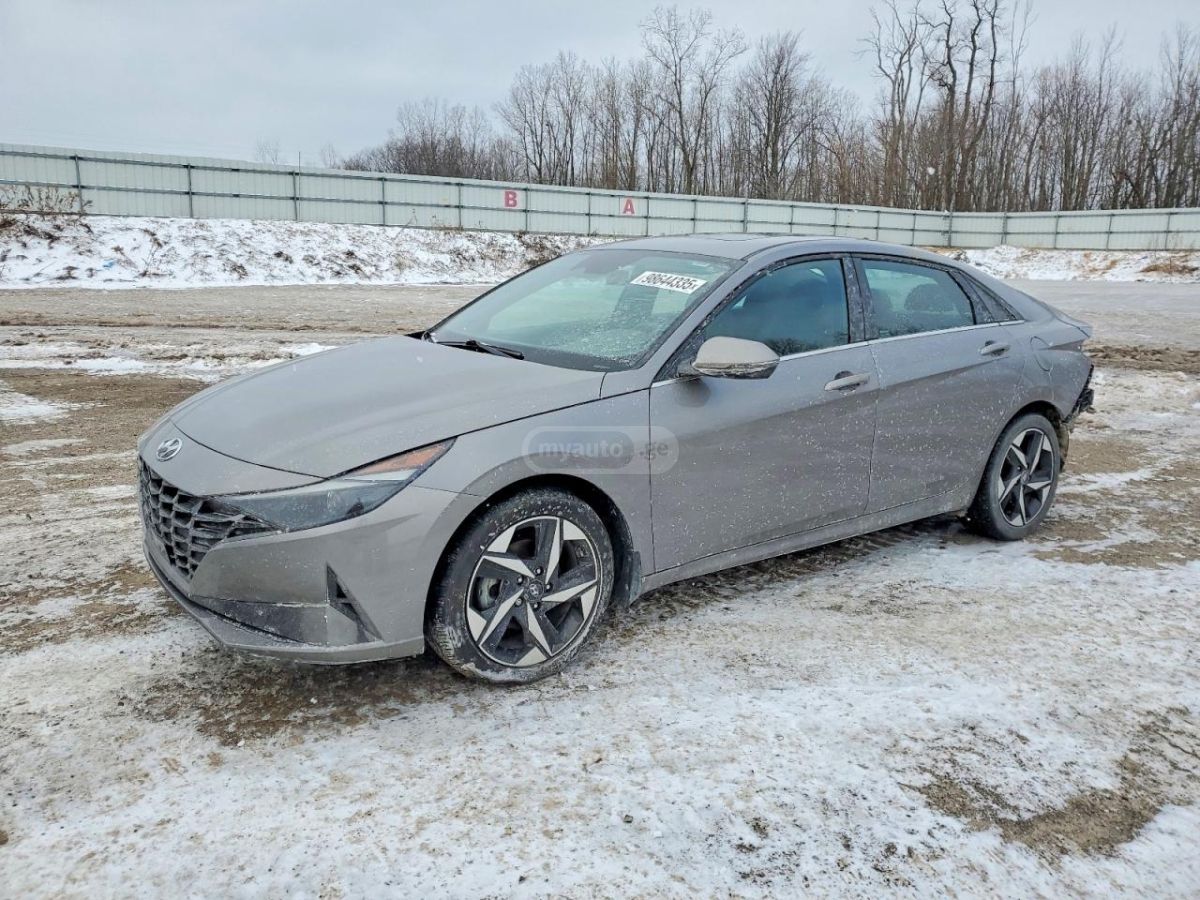 Hyundai Elantra - фото 1