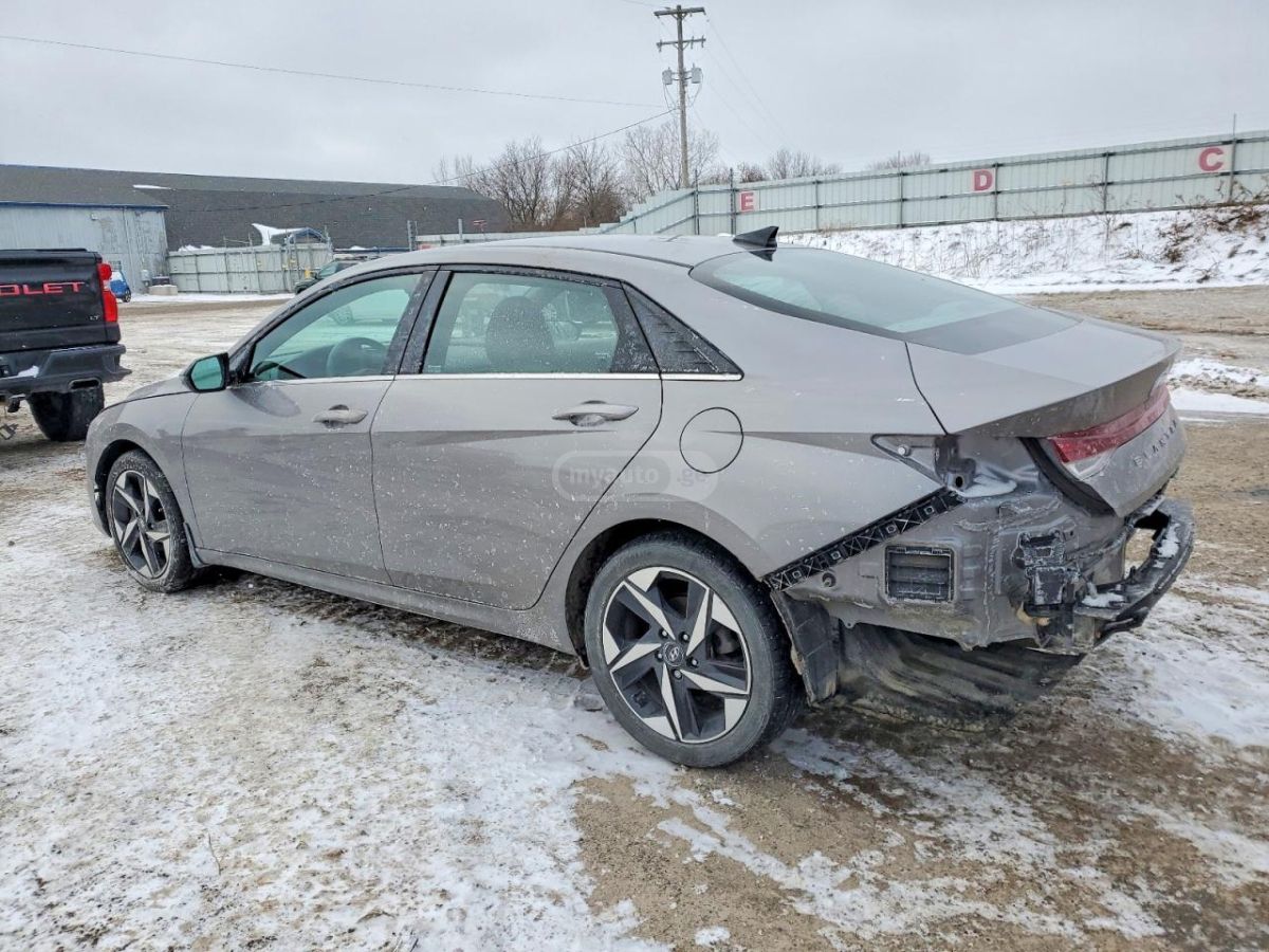 Hyundai Elantra - фото 2