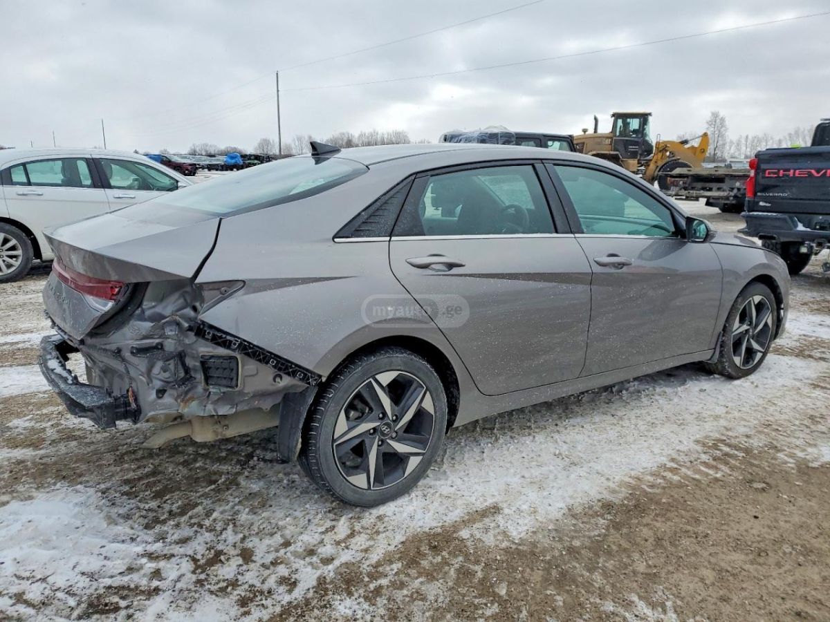 Hyundai Elantra - фото 3