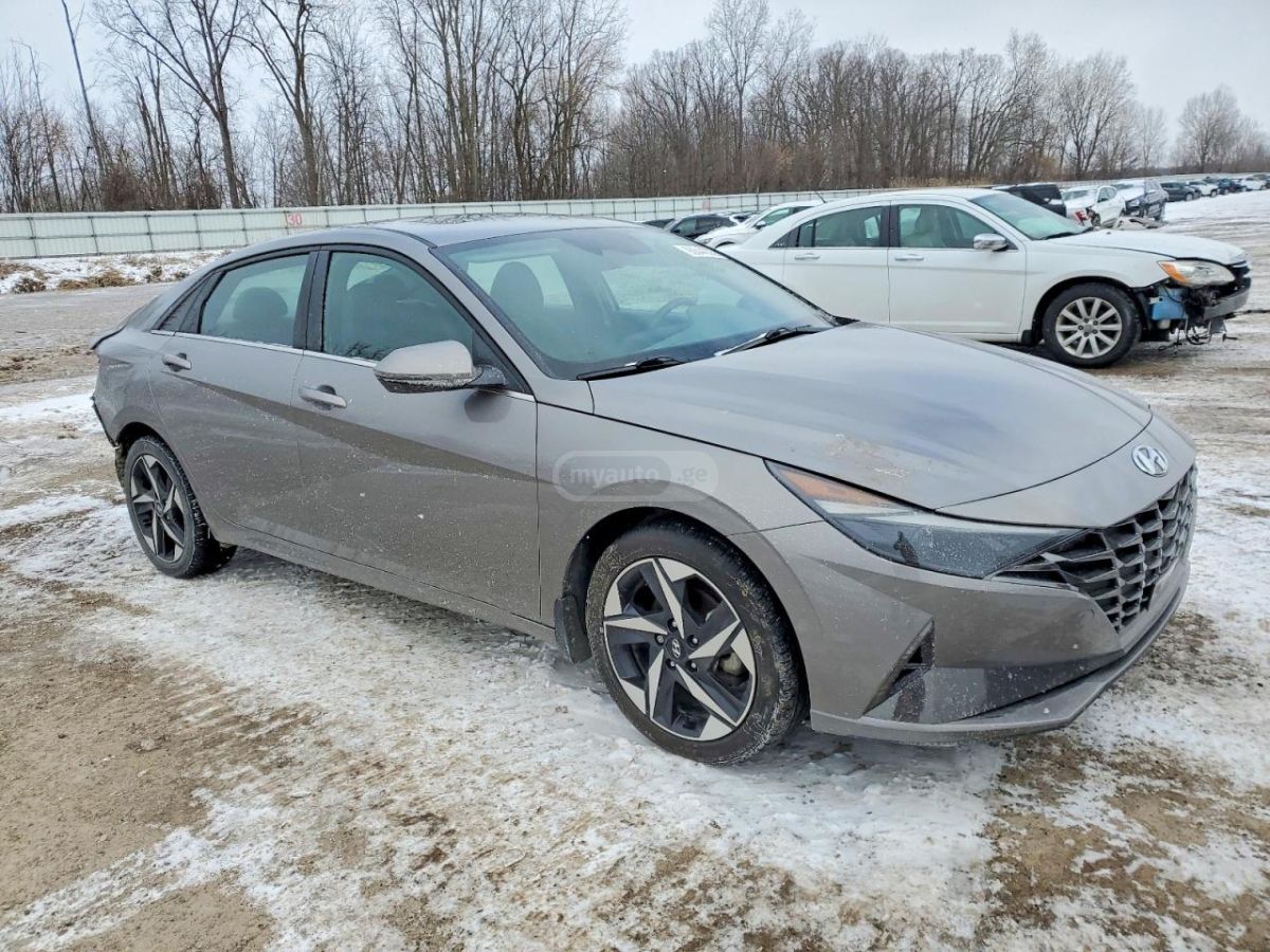 Hyundai Elantra - фото 4