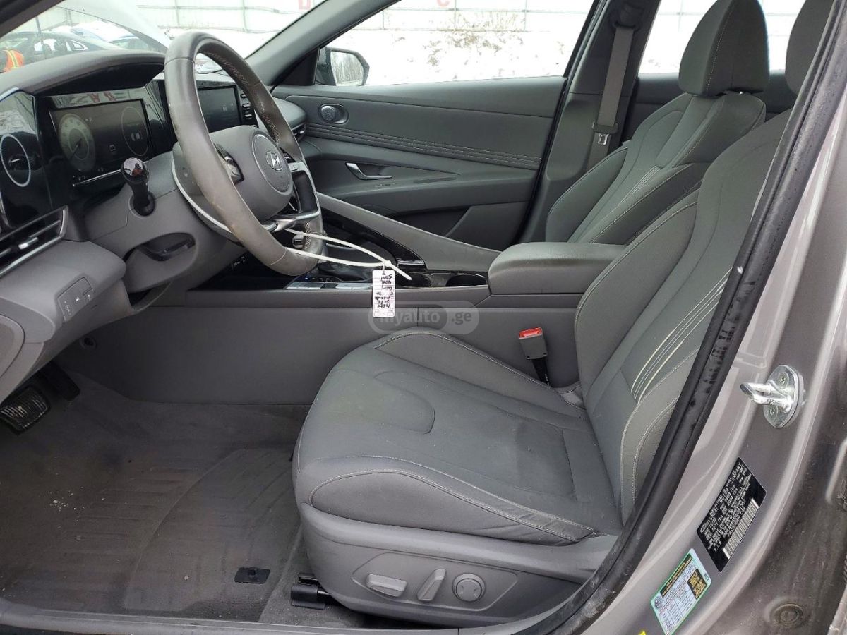 Hyundai Elantra - фото 7