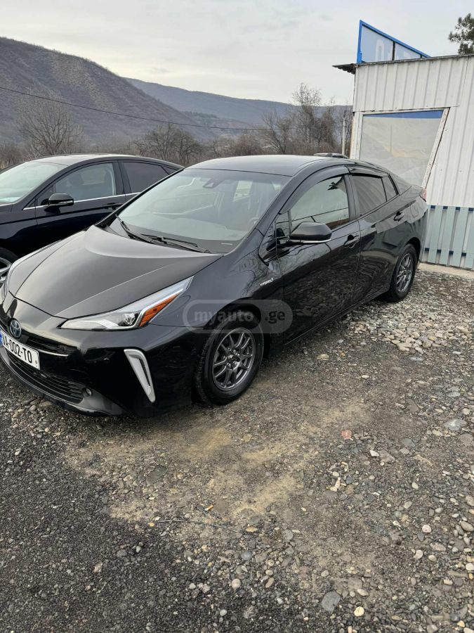 Toyota Prius - фото 1