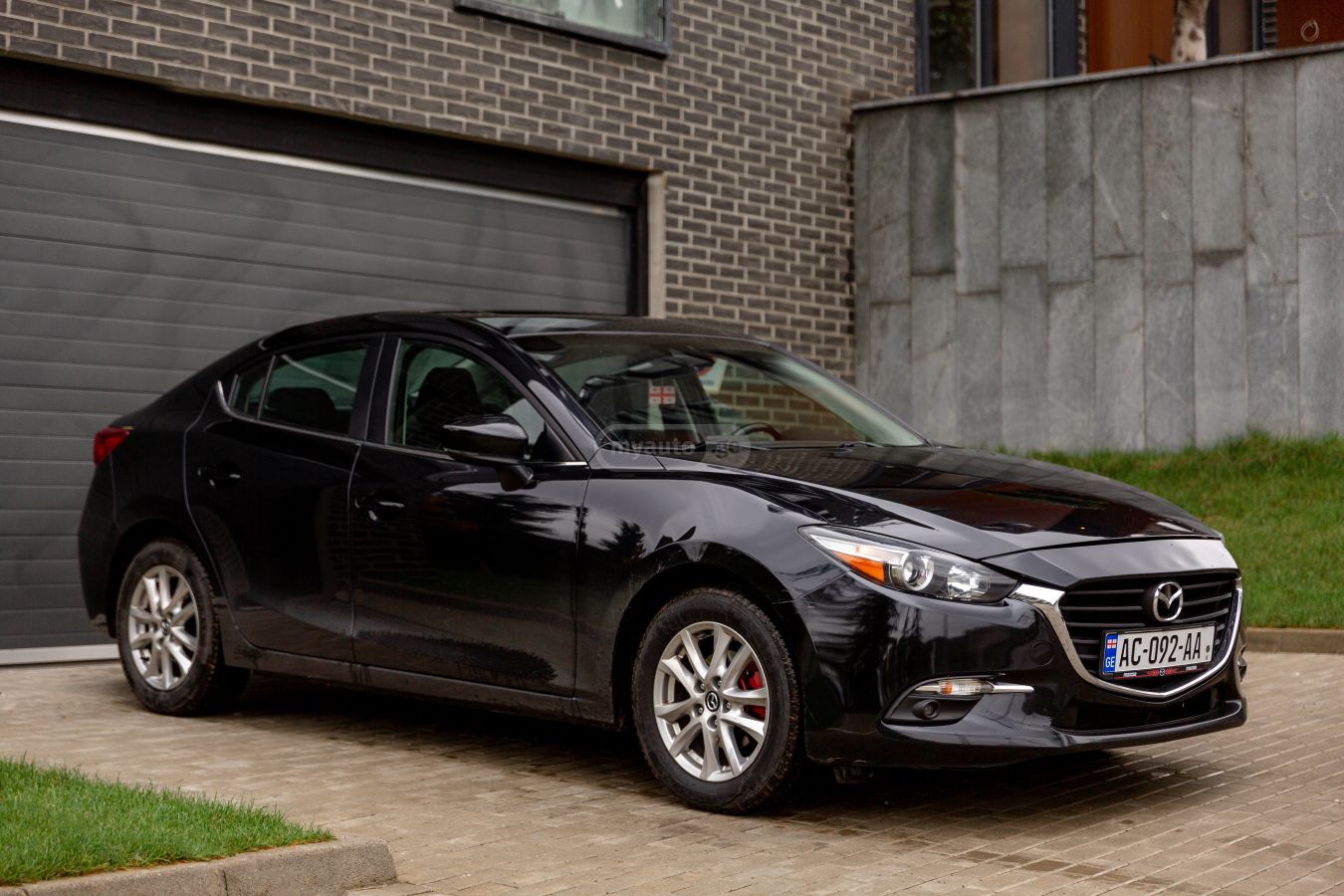 Mazda Mazda 3 - фото 1